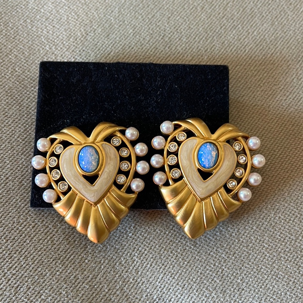 Beautiful earrings you must have 🥰